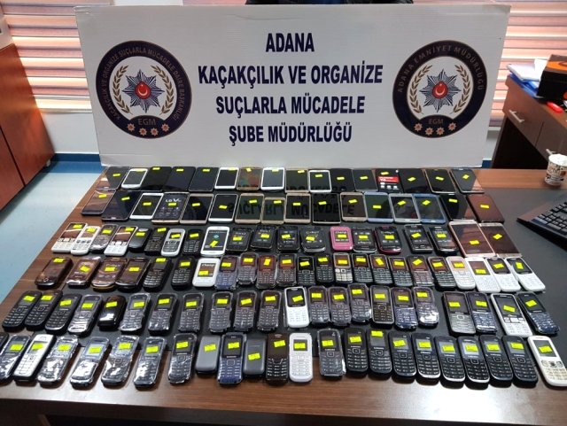 Adana'da 120 Kaçak Cep Telefonu Ele Geçirildi