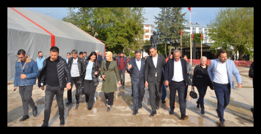 Ceyhan’da AK Parti’ye  Vatandaşlardan yoğun teveccühü