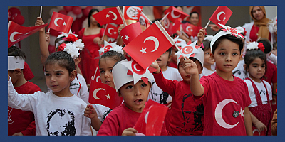 Miniklerden muhteşem 29 Ekim Cumhuriyet Bayramı Kutlaması