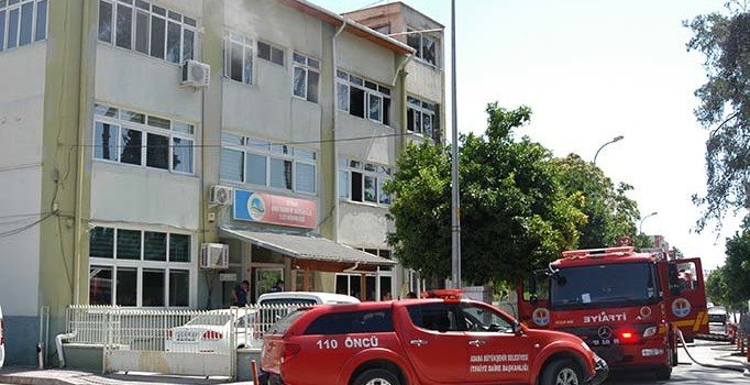 Adana Ceyhan İlçe Tarım ve Orman Müdürlüğü binasında yangın