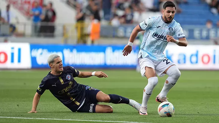 Trendyol Süper Lig'in 3. haftasında Adana Demirspor, Kasımpaşa deplasmanından 1 puanla döndü